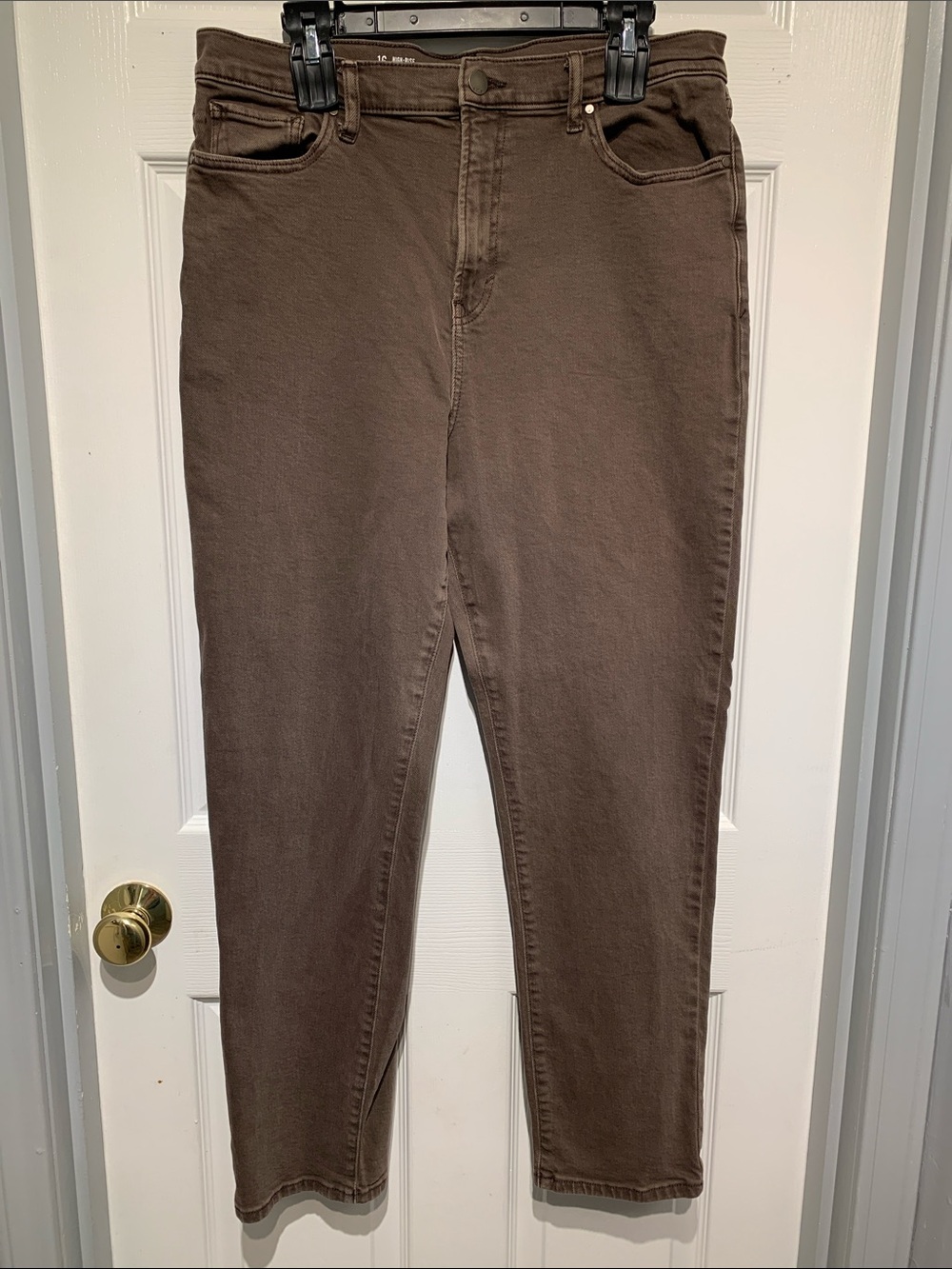 a.n.a High-Rise Women’s Jeans in Chocolate Brown